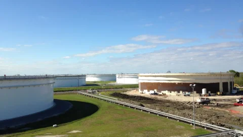 رشد نفوذ نفت کانادا در بازار خلیج آمریکا