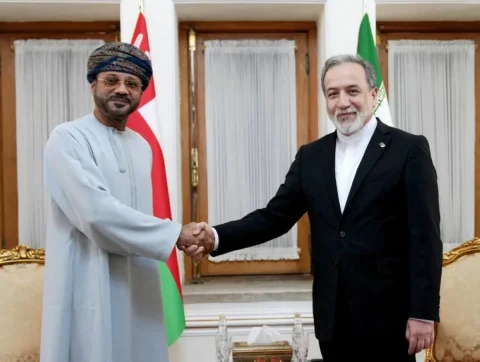 إيران وعمان: ممر هرمز قيد البحث وتنظيف الألغام