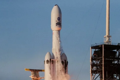 SpaceX Stock Growth Focused on Data Center Reconstruction and Defense Contract in the UK