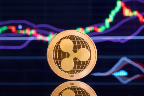 XRP در آستانهٔ رأی‌گیری سنا و جلسهٔ فدرال: آیا می‌تواند ۱.۵۰ دلار را بشکند؟