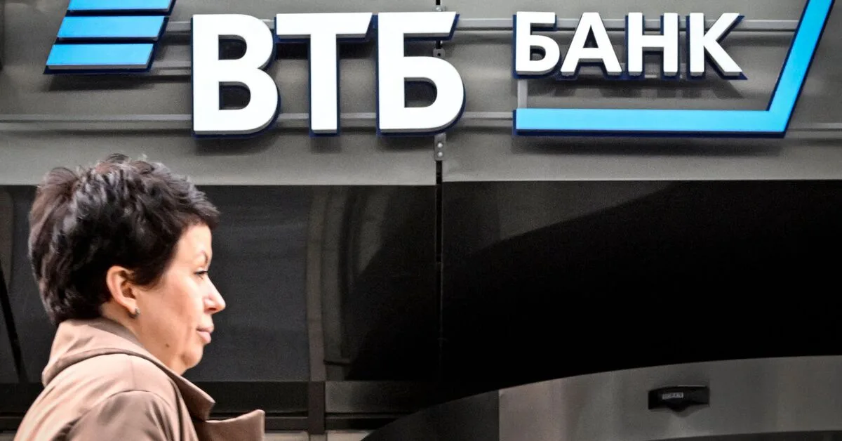 Sanctioning Russia's VTB Bank Due to Connections with Iran