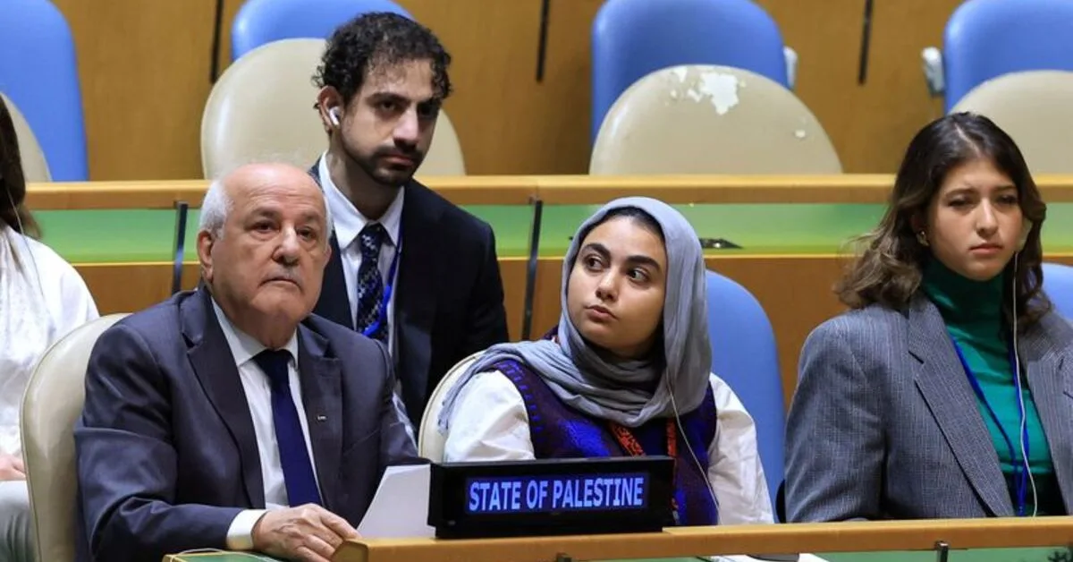 محمود عباس برگزاری نخستین انتخابات پارلمانی فلسطینیها در ۲۰ سال اخیر را تأیید کرد