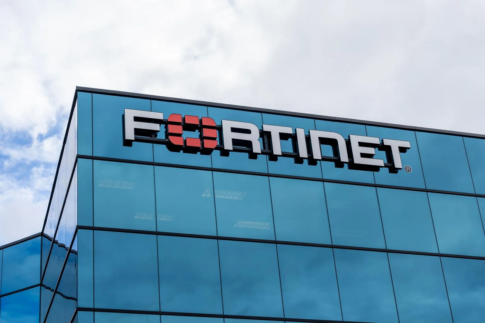 آیا سهام Fortinet در رقابت با S&P 500 برتری دارد؟