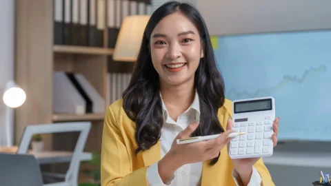 Retirement Account of $300,000: Will She Ever Add More Money?