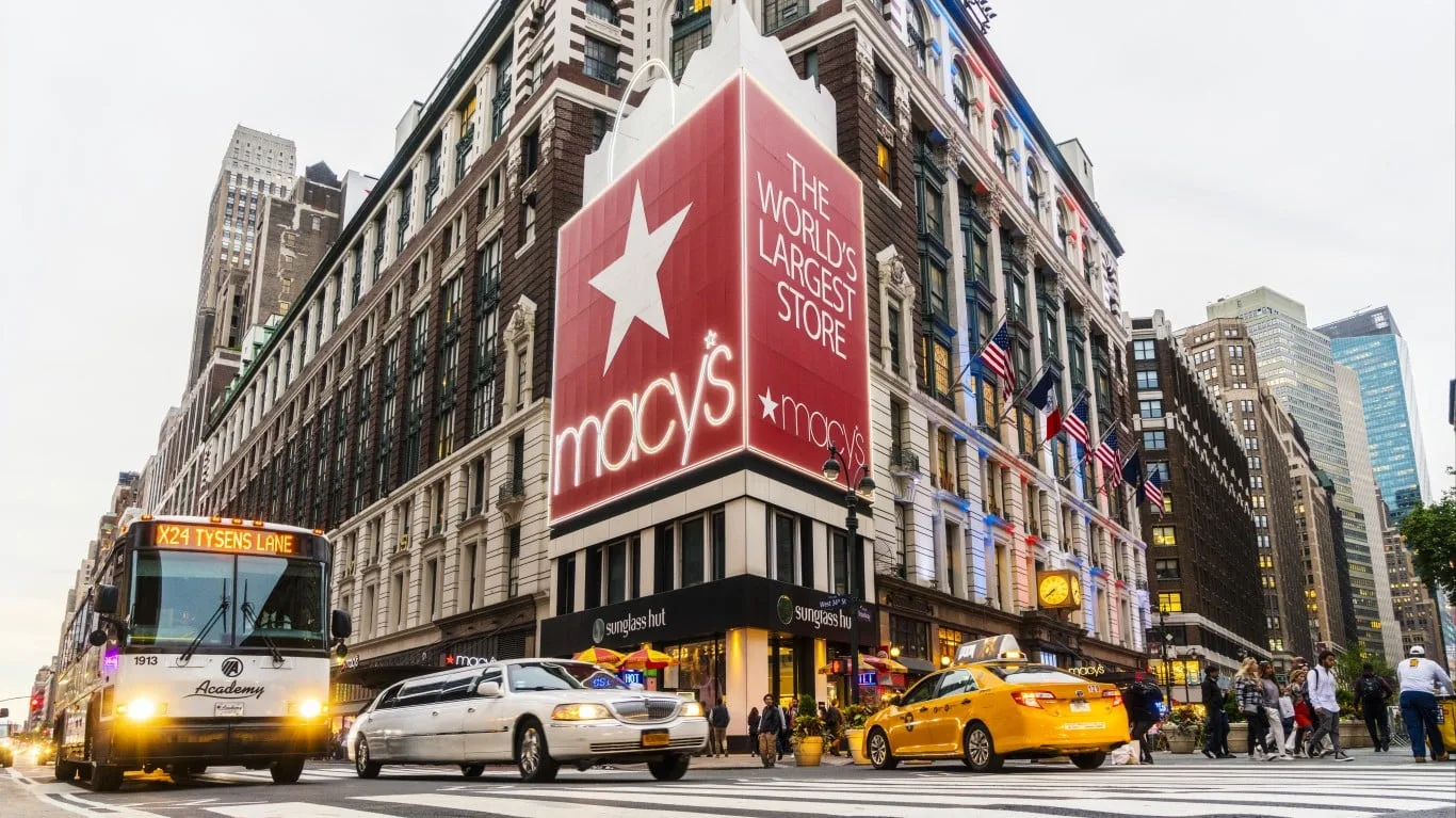 کاهش ۵ درصدی سهام Macy’s در حالی که پیش‌بینی‌های سالانه بهبود یافته است