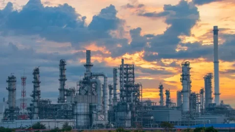 قیمت‌های رو به افزایش نفت چالش جدیدی برای پالایشگران مستقل چین