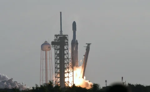 SpaceX، پیشگام در راه‌اندازی مراکز داده در فضا