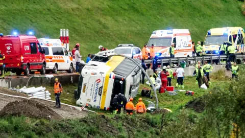 Terrible Fatalities in Dutch Tourist Bus Accident in the Swiss Alps