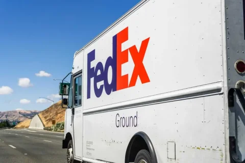 هل ستتفوق FedEx على المنافسين في عالم اللوجستيات؟