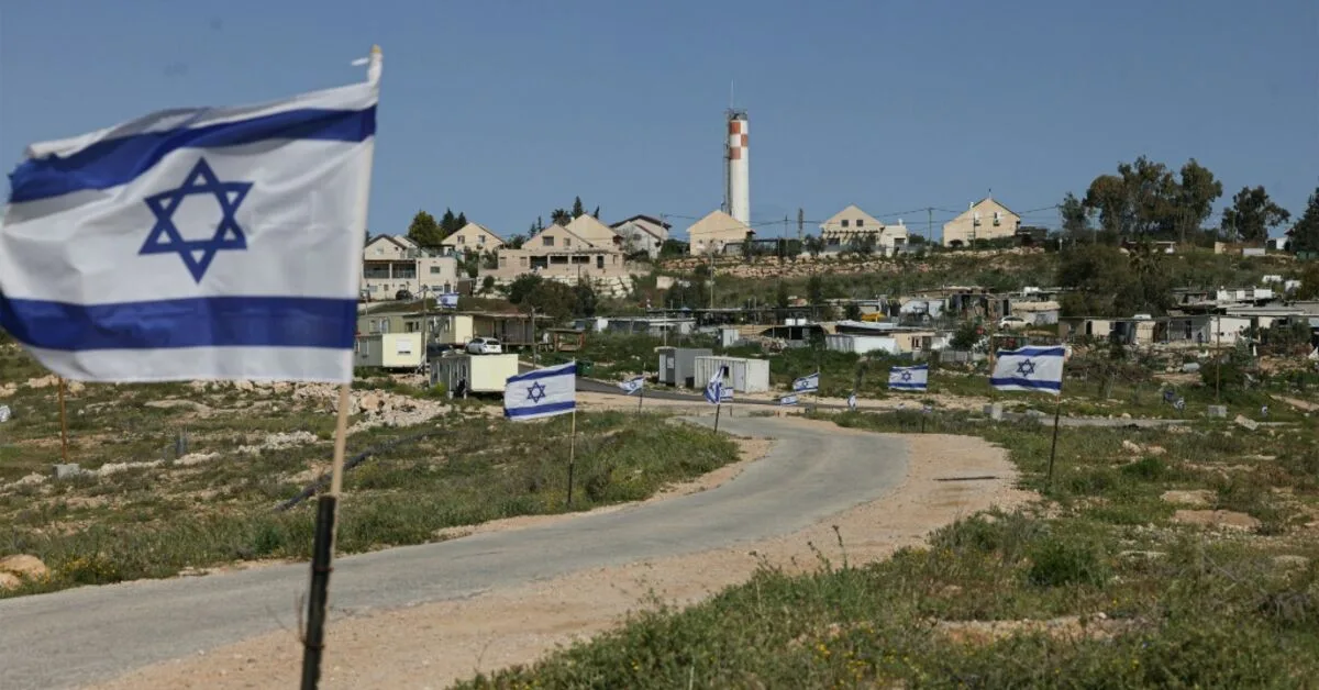 فاصلة أكثر من أي وقت مضى عن تشكيل دولة فلسطين بعد عام من الاعتراف