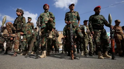 حوثی‌ها جزیرهٔ استراتژیک پرم را به تصرف درآوردند