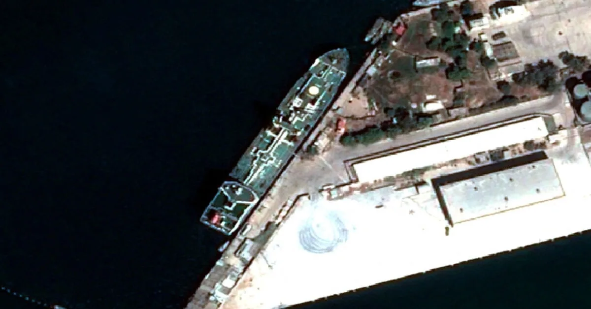 Russian Convoy Supplying Weapons to Syrian Coastal Facilities