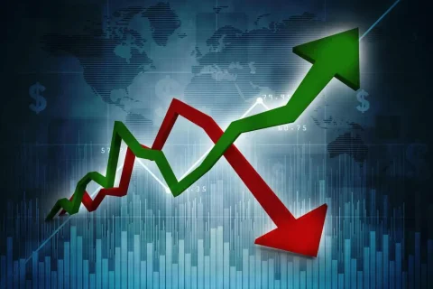 هل تراجعت أسهم Paychex عن S&P 500؟