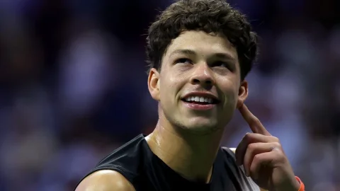 بن شلتون في نهائي US Open يواجه زوره‌ف