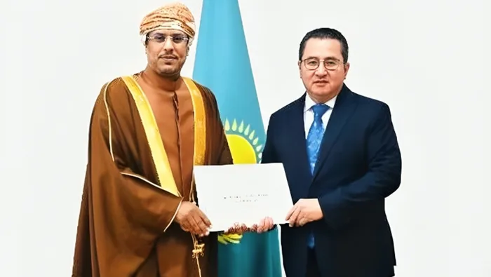سفیر عمان في كازاخستان قدم نسخة من أوراق اعتماده