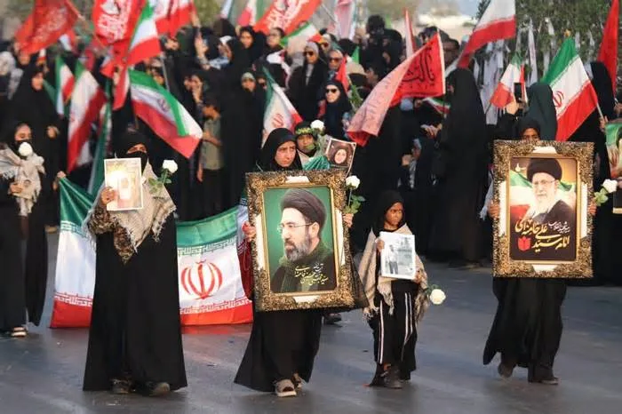 رزمایش ۱۱۰ هزار جانفدایان هرمزگانی در خلیج فارس