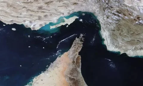 The Persian Gulf Waterway Authority Warns About Violating Vessels