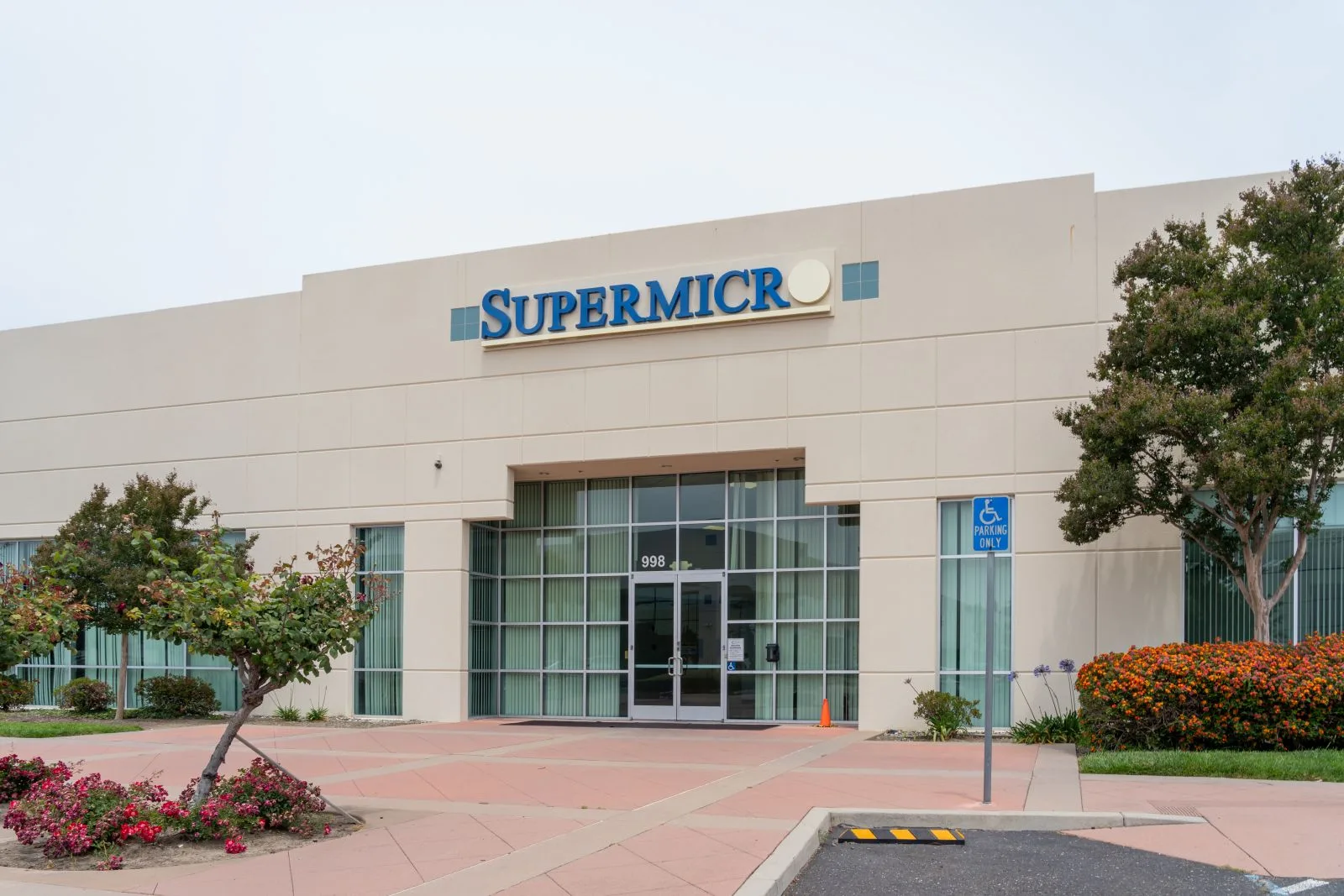 Has Super Micro's Stock Lagged Behind Nasdaq?