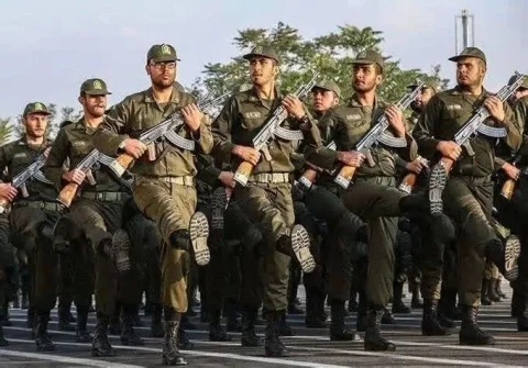 سربازان ایرانی در کرانه‌های خلیج فارس؛ روایت خدمت و ایثار