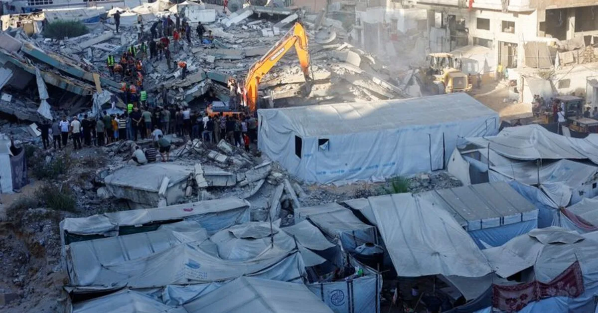 فروپاشي مبنى متضرر في غزة أودى بحياة 12 فلسطينياً