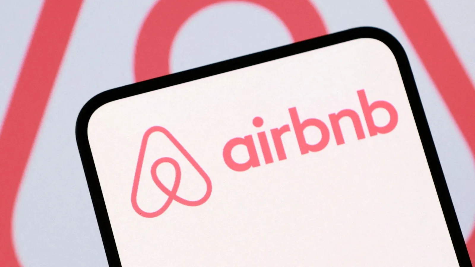 هل ستواجه Airbnb قريبًا قيودًا جديدة؟
