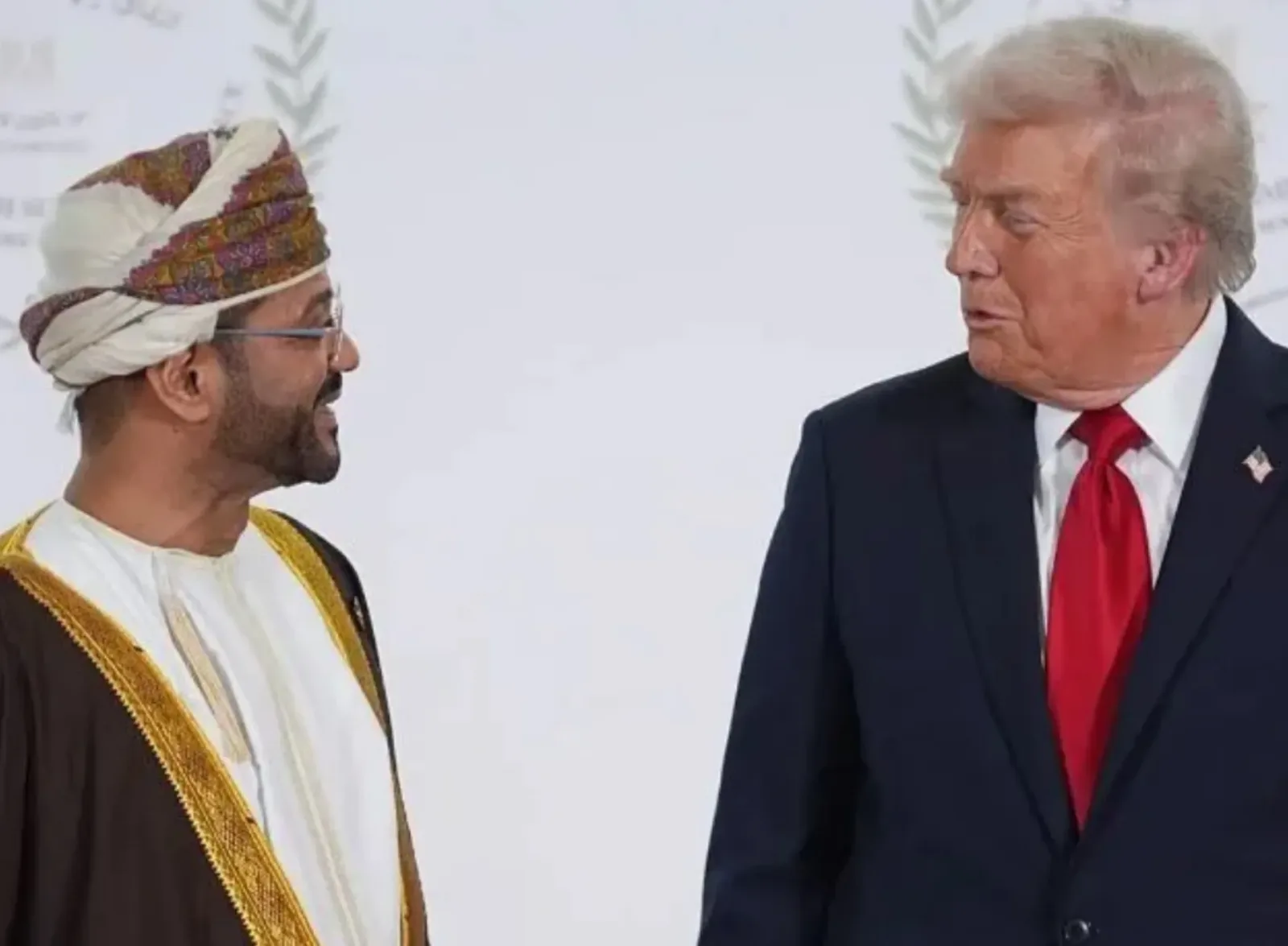 موضع أمريكا في تأجيل اجتماع عمان حول مضيق هرمز