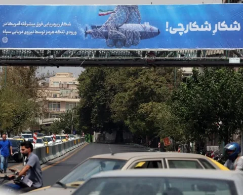 تشدید تنش‌ها: ایران به ۱۰ کشتی در تنگه هرمز حمله کرد