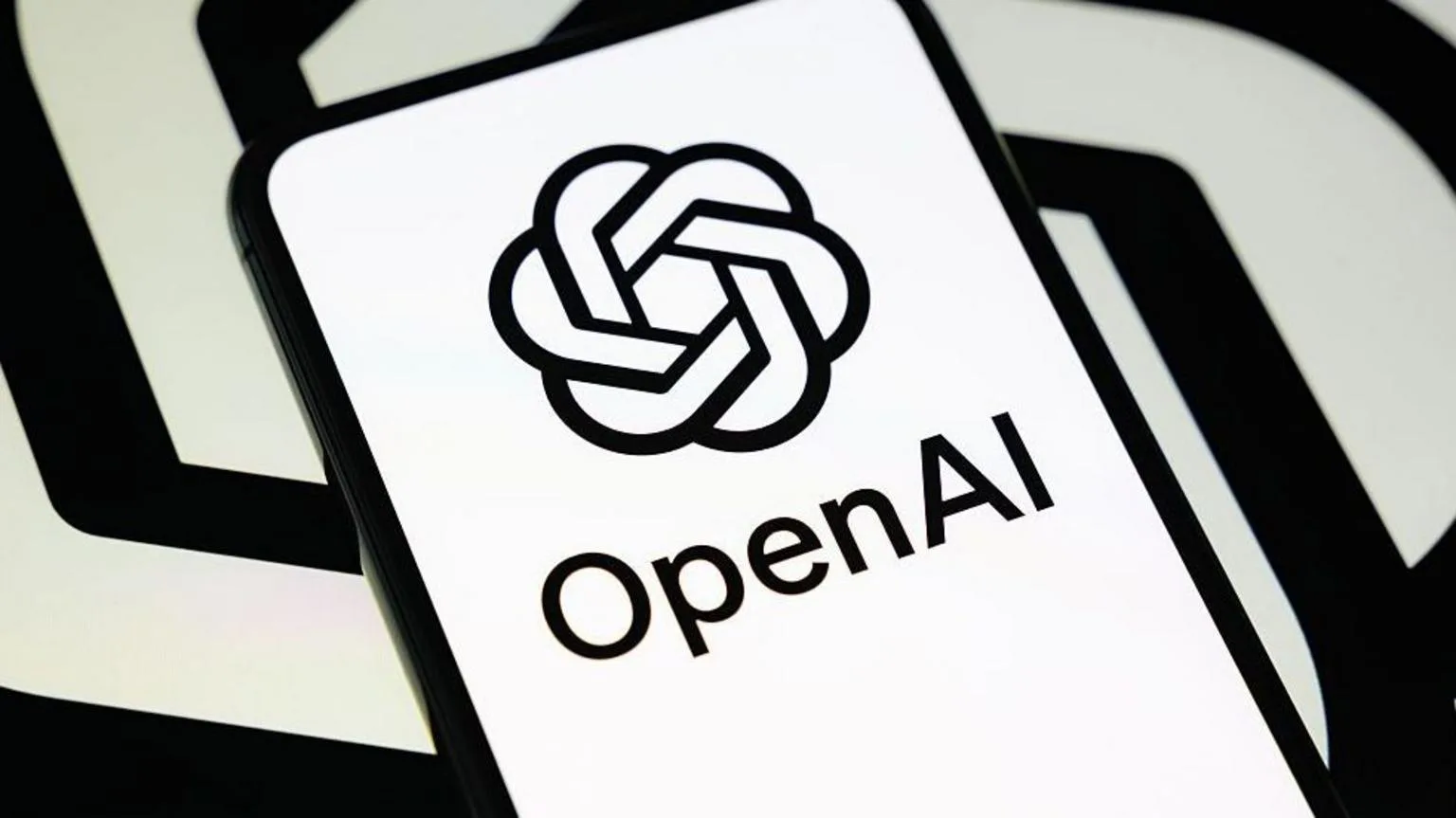 هشدار دانشمند ارشد OpenAI: هیچ‌کس آماده پیامدهای هوش مصنوعی نیست