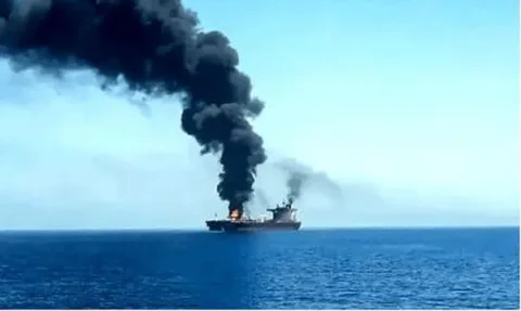 Der letzte Stand des Tankers Al-Gaya in den Gewässern von Oman