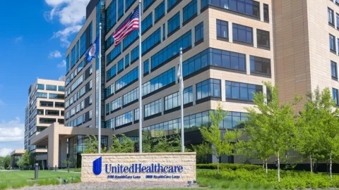 سقوط ۳ درصدی UnitedHealth در پی سرمایه‌گذاری TPG در کلینیک‌های WellMed فلوریدا