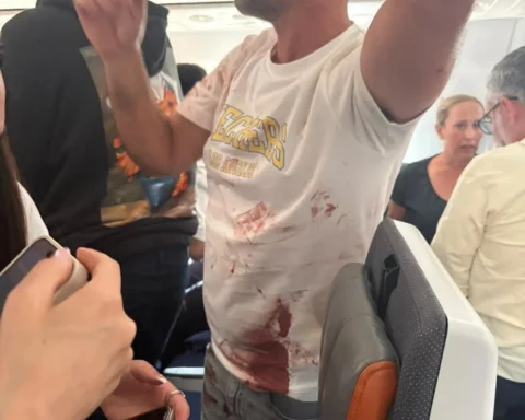 حادثه امنیتی در پرواز از امارات به اسرائیل با حمله خلبان به کمک خلبان