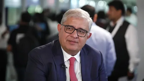 روند استخدام کندتر در Axis Bank به خاطر تمرکز بر هوش مصنوعی