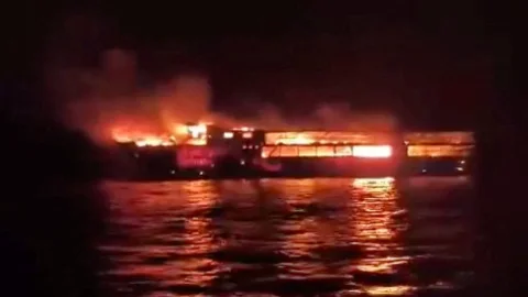 آتش‌سوزی مرگبار در کشتی مسافری فیلیپین؛ جان باختن ۵ نفر و مفقود شدن ۸۰ نفر
