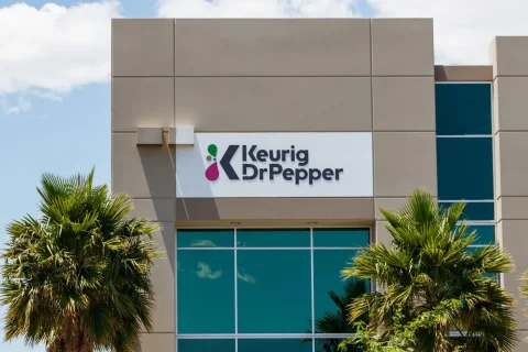 هل فشلت أسهم Keurig Dr Pepper أمام S&P 500؟