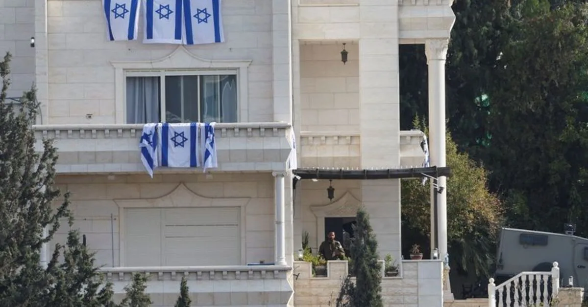 اسرائیل عملیات نظامی در الخلیل را آغاز کرد و ۱۲۰۰ فلسطینی را آواره کرد