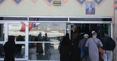 حملات موشکی حوثی‌ها به فرودگاه عدن یمن در شرایط تشدید درگیری‌ها