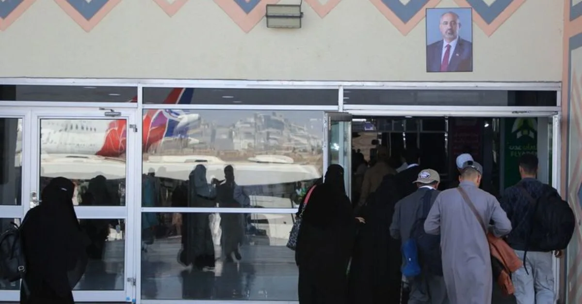 حملات موشکی حوثیها به فرودگاه عدن یمن در شرایط تشدید درگیریها