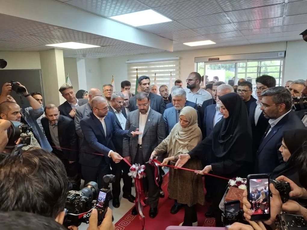 افتتاح نخستین کتابخانه هوشمند استان فارس با حضور سیدعباس صالحی