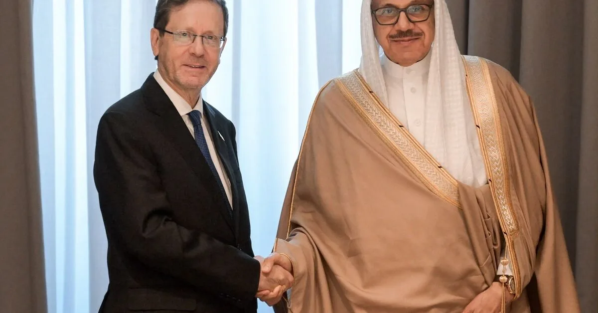 ملاقات نادر رئیسجمهور اسرائیل با وزیر امور خارجه بحرین در آذربایجان