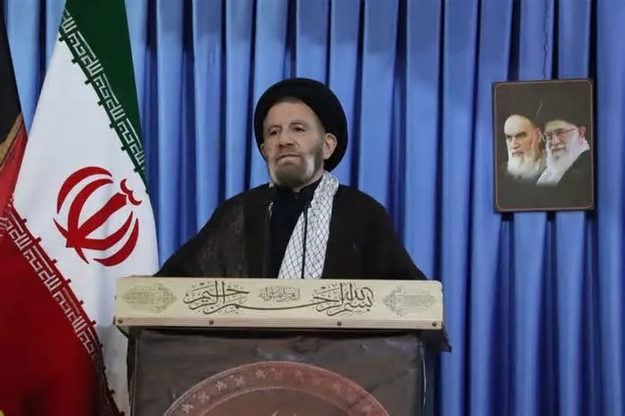 نماینده ولی فقیه در لرستان: آینده خلیج فارس بدون آمریکا متعلق به ملتهای منطقه است