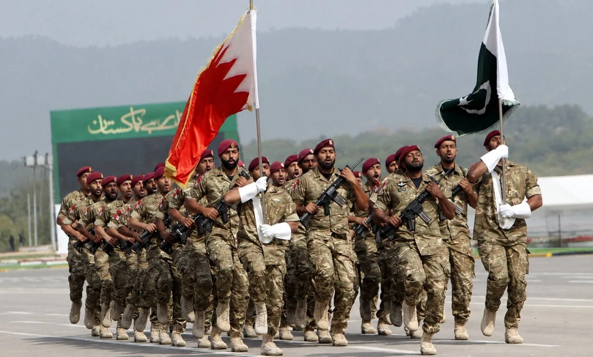 بحرین از ۱۸۰۰ نیروی امنیتی پاکستانی در گارد خود استفاده میکند
