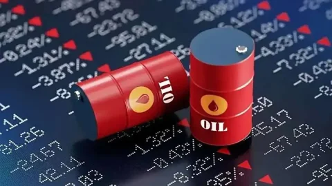 افزایش قیمت نفت برنت به ۱۰۴ دلار و تاثیرات آن بر بازار