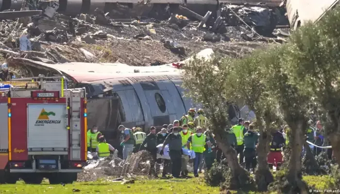 Spain Declares Three Days of Mourning After Deadly Train Crash