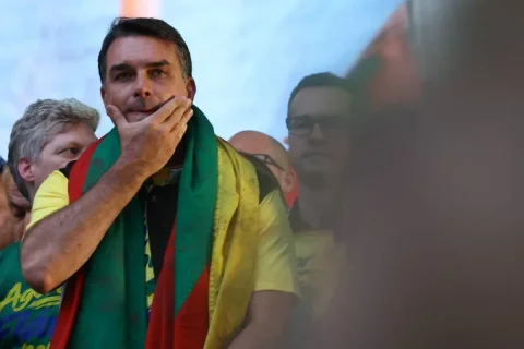 The United States Issues Visa for Flávio Bolsonaro