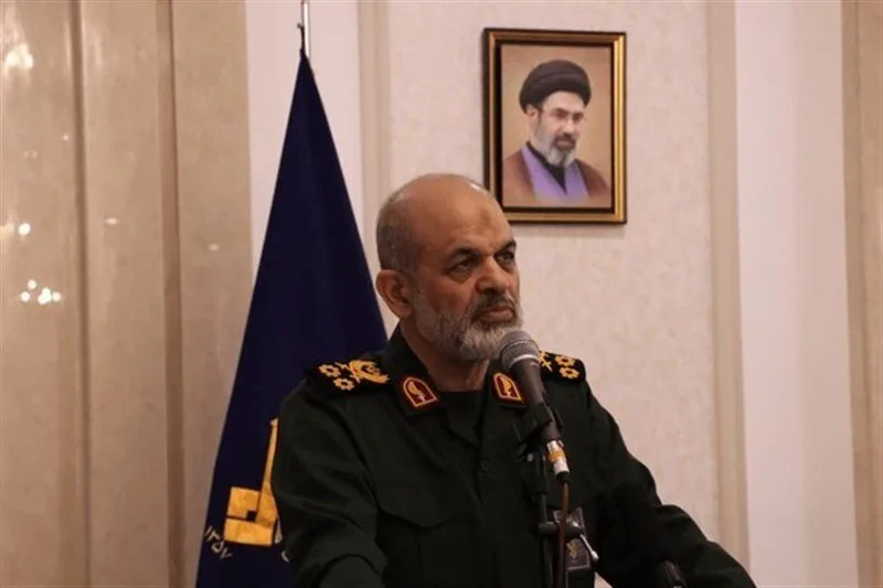 سرلشکر احمد وحیدی: هیچ قدرت فرامنطقه‌ای حق دخالت در خلیج فارس را ندارد