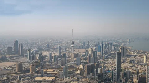 Kuwait: Forecast of Warm Weather with a Chance of Light Rain