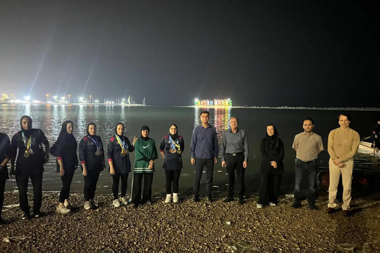 برگزاری رویداد قایقرانی دراگون‌بوت در بندرعباس