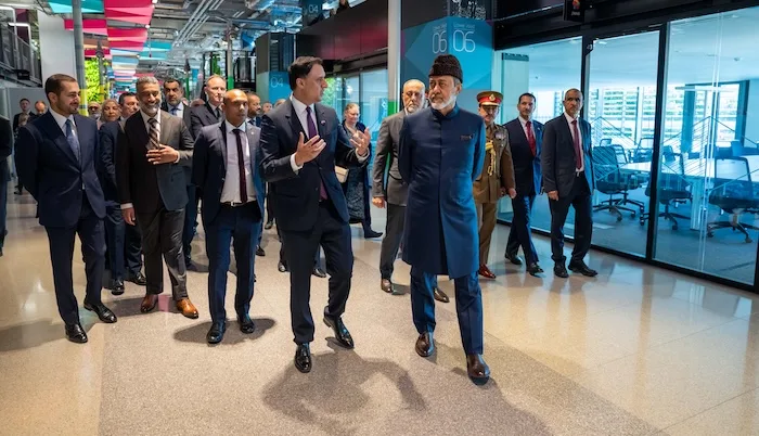 سلطان هایثم بن طارق از مرکز نوآوری و فناوری هیر ایست در لندن بازدید کرد
