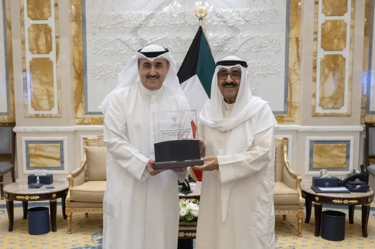 The Emir of Kuwait Received the Annual Report of the Audit Bureau