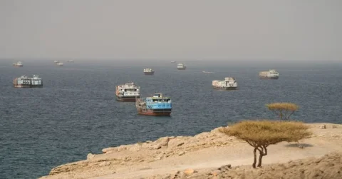 عباس عراقچی تنش‌ها در تنگه هرمز را به آمریکا نسبت داد و بر دیپلماسی تأکید کرد